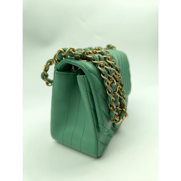 Pre-Owned Chanel Square Classic Chevron Single Flap Lambskin Mini Crossbody Bag - Picture 4 of 10